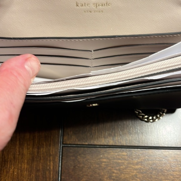 Brand new super classy Kate Spade ♠️ crossbody - Picture 5 of 13